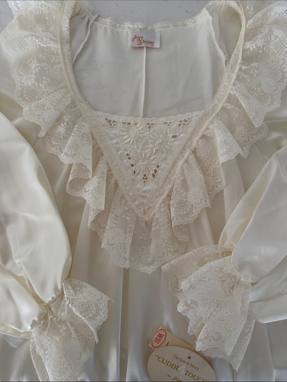 Elise Steven’s Ivory Lace Trim Maxi Nightgown Long Sleeves New with tag
